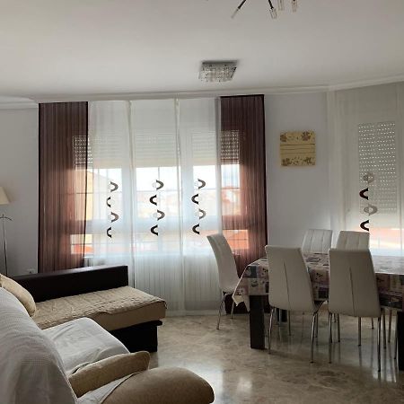 Bonito Alojamiento Junto A La Plaza De Toros Con Garage Apartment Albacete Luaran gambar
